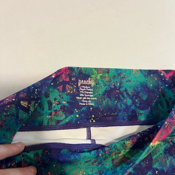 Peachy Athletics Graffiti Peach Perfect Booty Shorts M - Picture 2 of 5